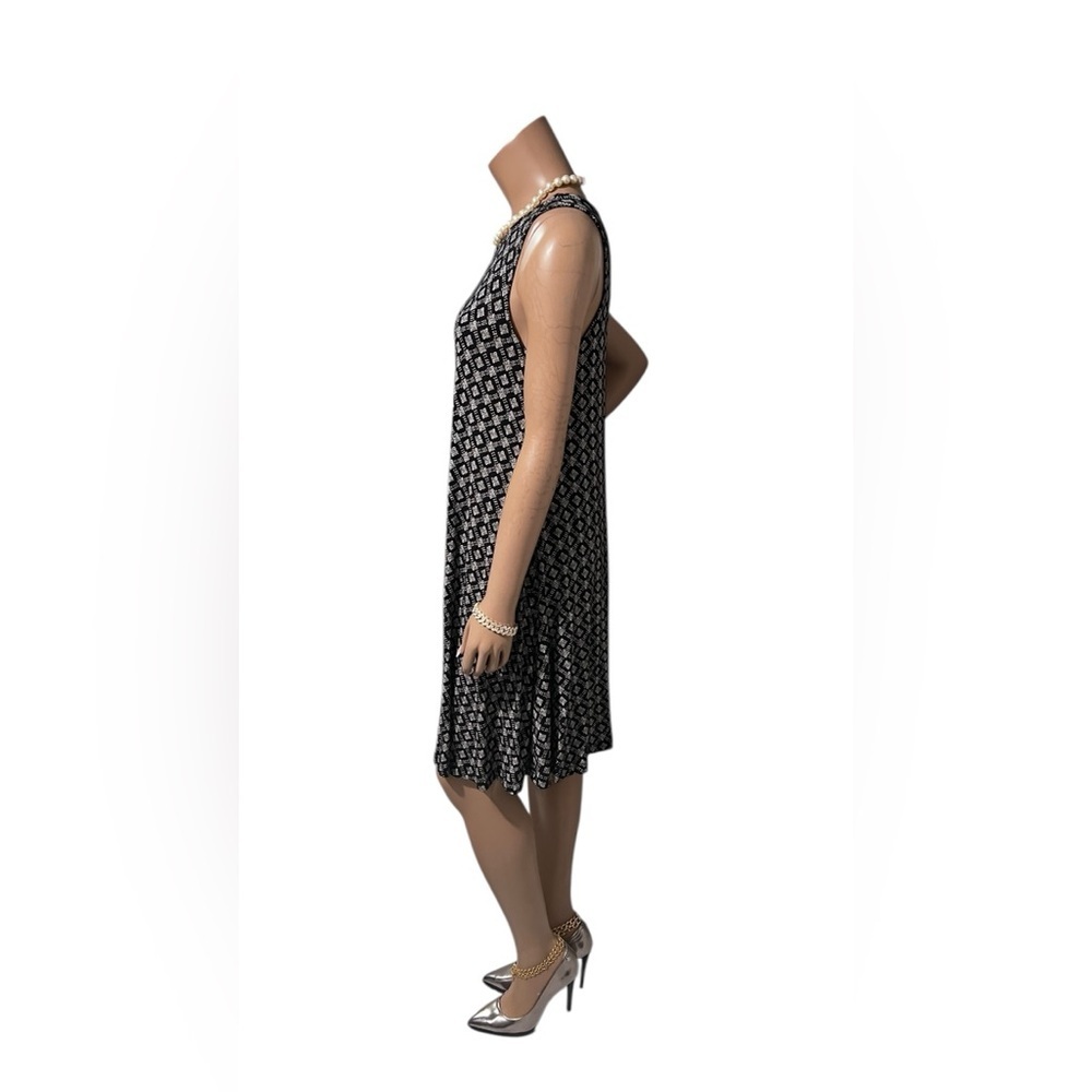 Old Navy Black and White Geometric Midi Dress☑️ - Picture 6 of 11
